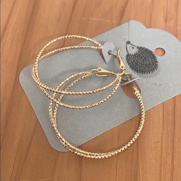 Gold hoop earrings - Picture 2 of 4